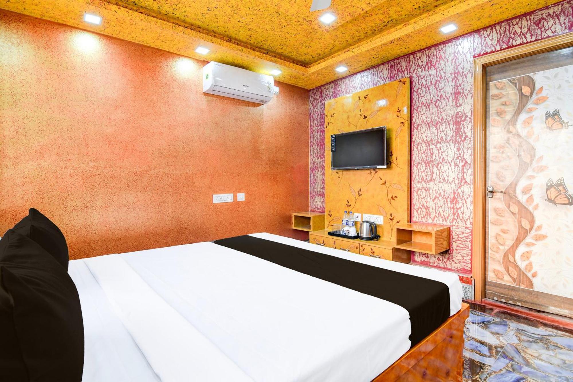 Hotel O Ananda Ashram