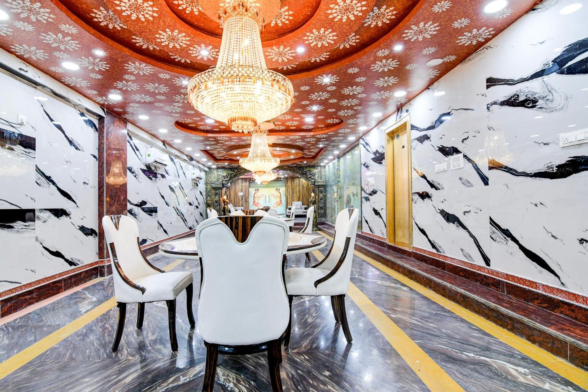 Hotel O Ananda Ashram